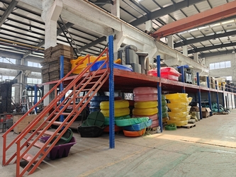 Changzhou Yingchuang Rotomolding Equipment Co,. Ltd linha de produção do fabricante